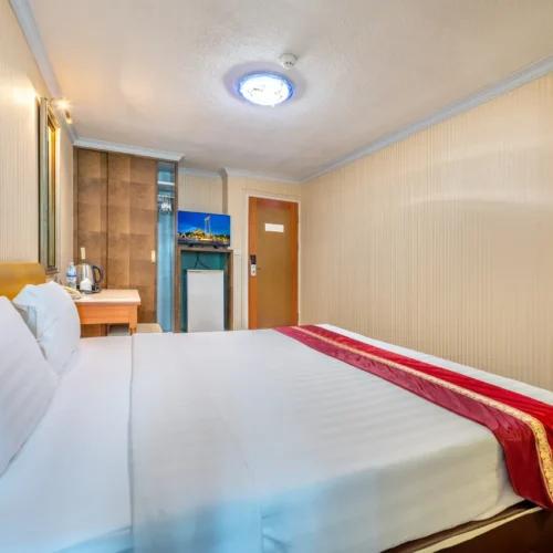 Deluxe Double or Twin Room